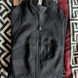 NWT lululemon athletica DEFINE Camouflage Jacket